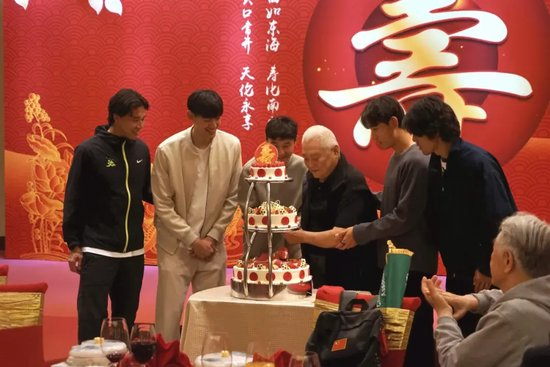 投资数百万建立了业内领先的客服中心。展示图片