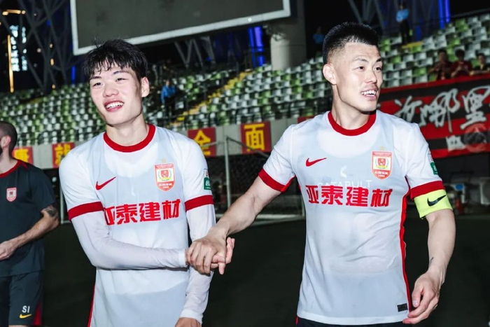 HJC黄金城成为一个峰会的王者相关图片